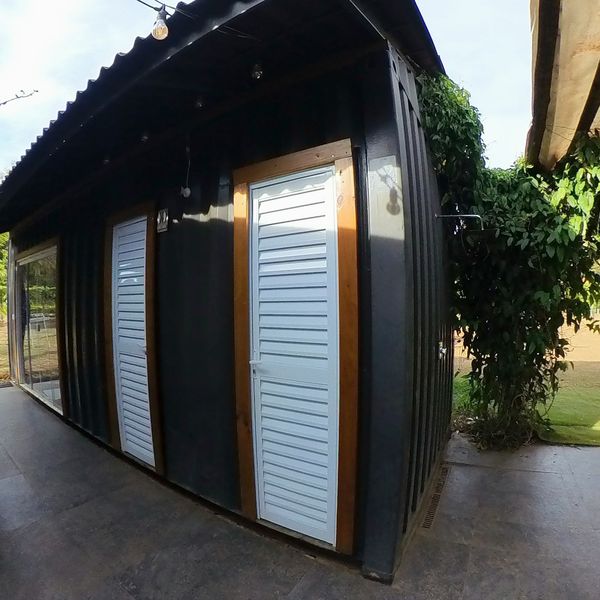 Baños externos de apoyo a la zona de ocio