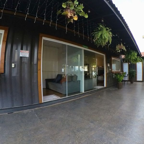 Fachada acristalada del Flat dos Amigos