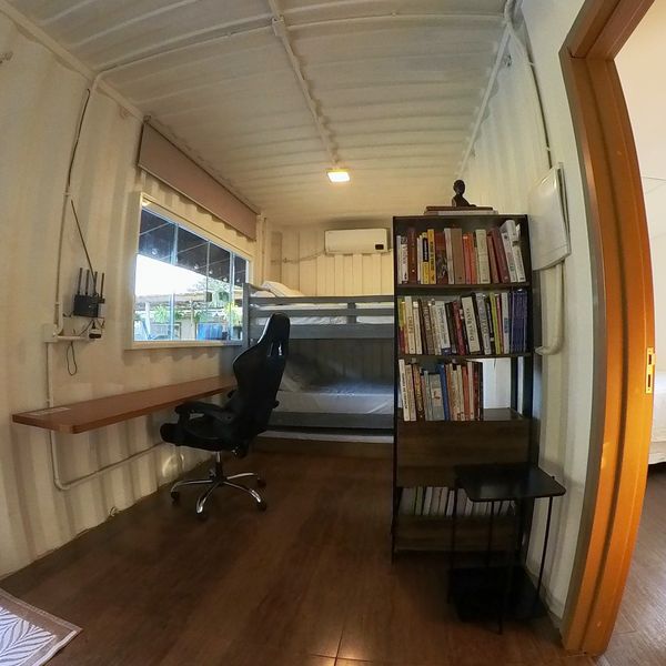 Flat do Chef with bunk bed and work desk