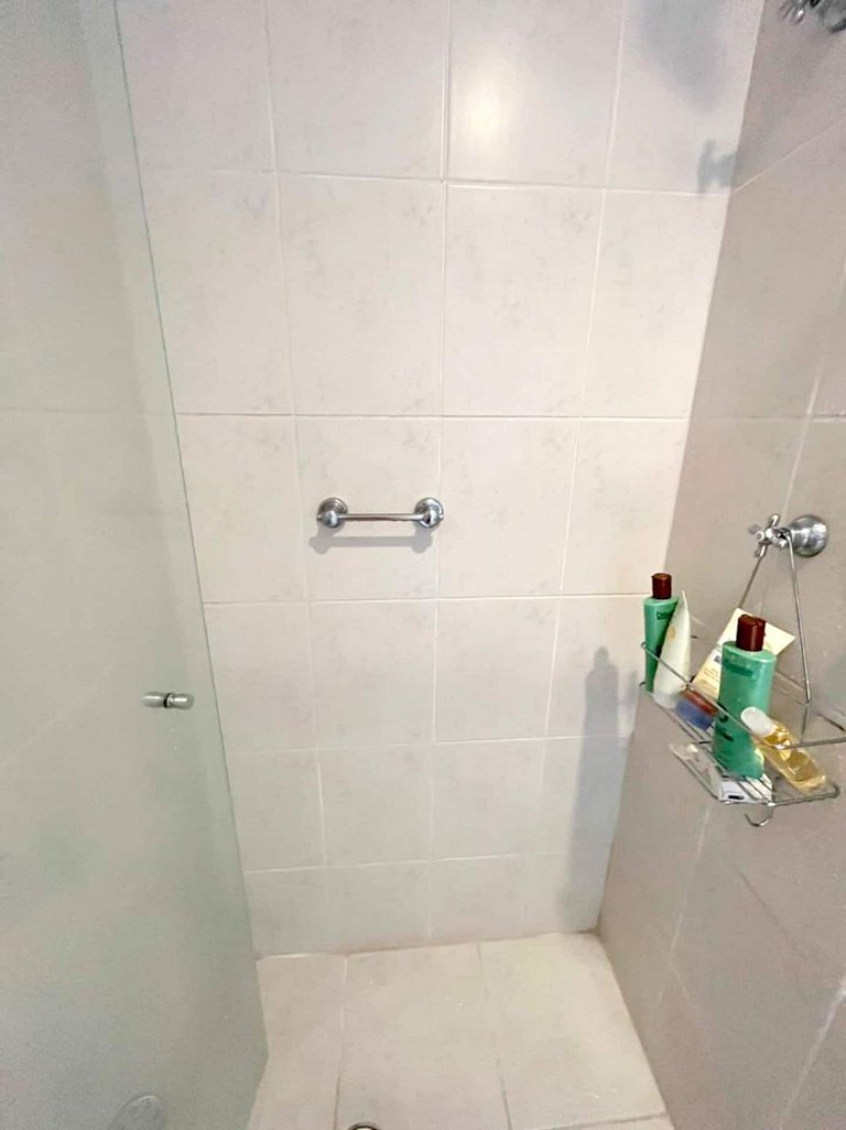 Apartamento no Itaim com piscina, wifi e garagem.