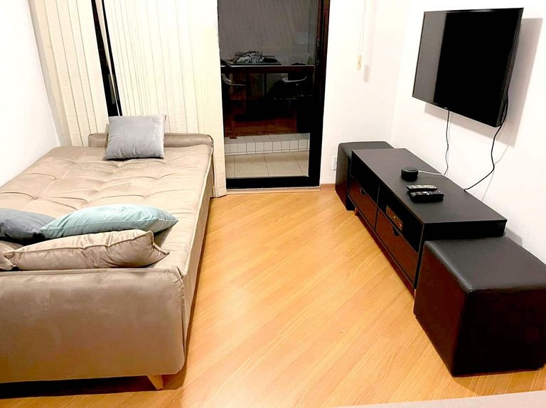 Apartamento no Itaim com piscina, wifi e garagem.